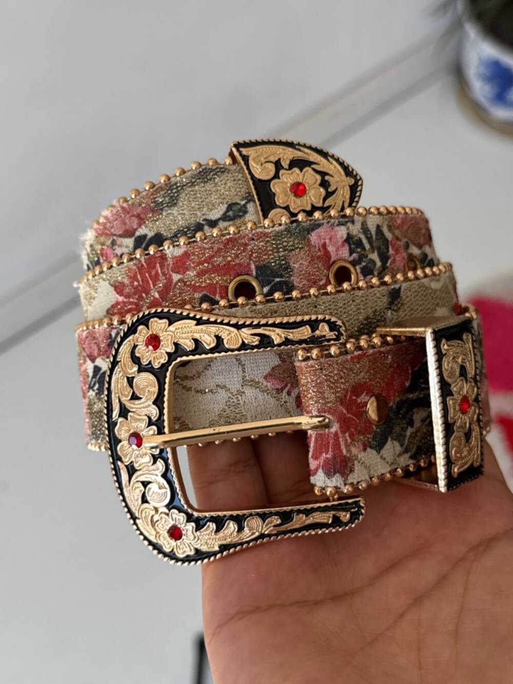 Beige Floral Western Belt with Ornate Gold-Tone Buckle - Picture 6 of 7